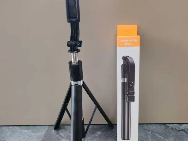 R1S-L 5 Feet 7 Inches Telescopic Bluetooth Selfie Stick